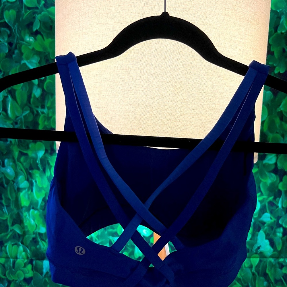 Lululemon sports bra